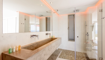 Resa Estates modern villa for sale te koop Cala Tarida Ibiza bathroom.jpg